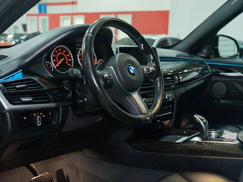 Used 2018 BMW X5 xDrive50i w/ M Sport Package image 18