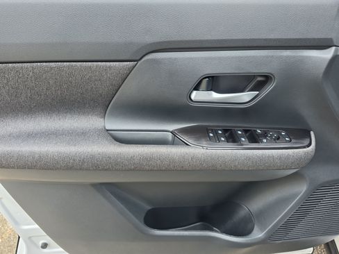 Used 2026 Nissan Kicks SV FWD image 21