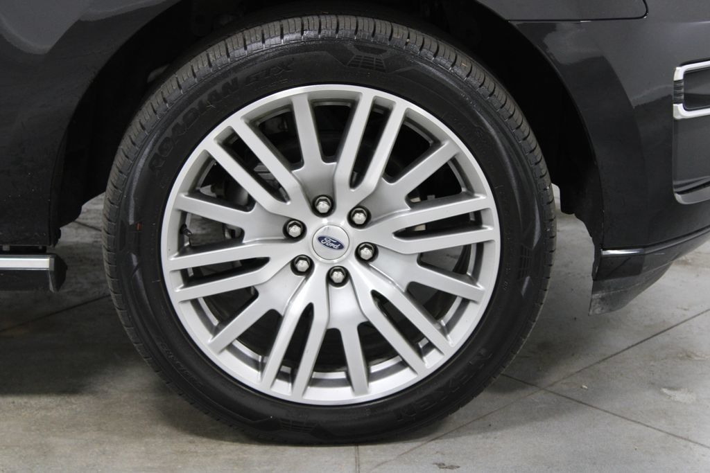 Used 2022 Ford Expedition Platinum AWD/4WD image 12
