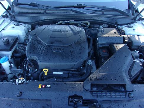 Used 2018 Kia Cadenza Technology image 22