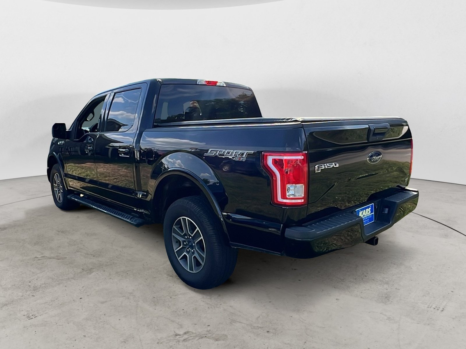 Used 2016 Ford F150 XLT w/ Equipment Group 301A Mid AWD/4WD image 4