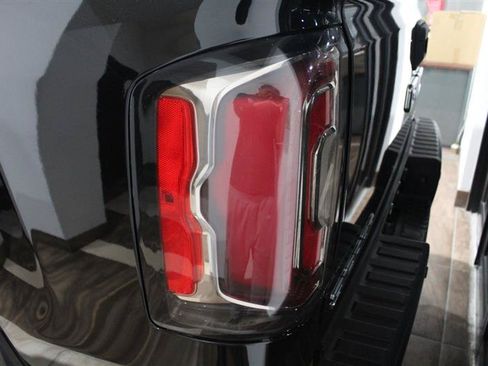 Used 2018 GMC Sierra 1500 Denali AWD/4WD image 12