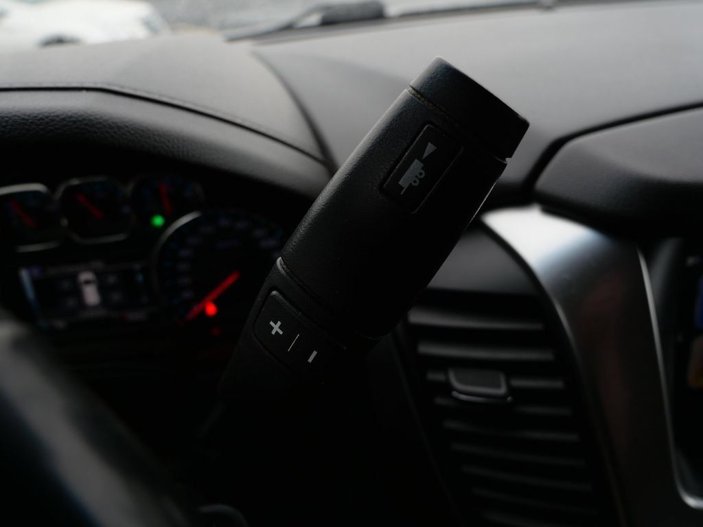 Used 2019 Chevrolet Suburban LT AWD/4WD image 26