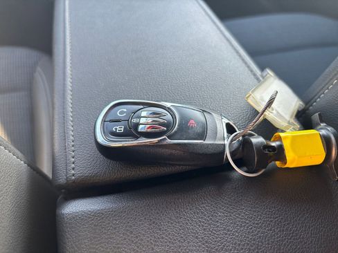 Used 2025 Buick Envista Preferred image 22