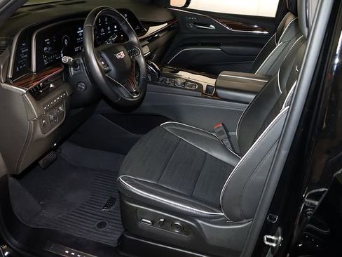 Used 2024 Cadillac Escalade ESV Premium Luxury w/ Performance Package AWD/4WD image 12