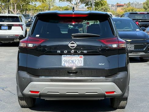 Used 2023 Nissan Rogue SV FWD image 8