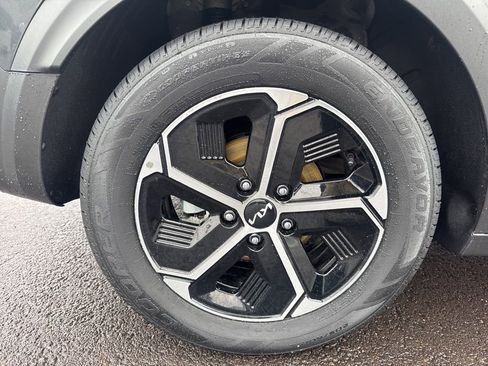 Used 2023 Kia Niro EX image 9