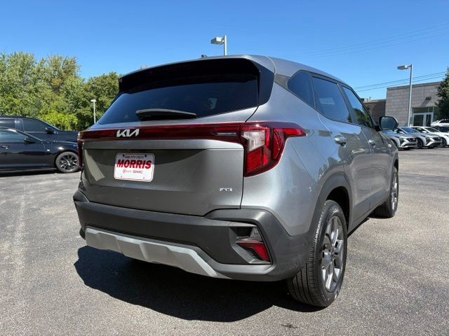 Used 2024 Kia Seltos LX AWD/4WD image 5