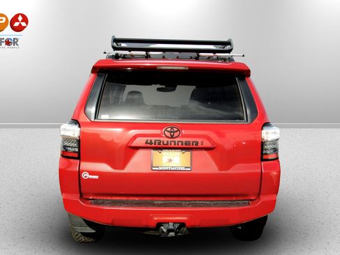 Used 2021 Toyota 4Runner SR5 image 6