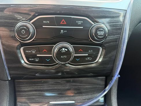 Used 2019 Chrysler 300 Touring w/ Sport Appearance Package RWD image 27