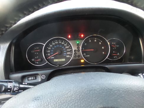 Used 2003 Toyota Land Cruiser image 40