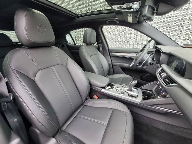 Used 2025 Alfa Romeo Stelvio Sprint AWD/4WD image 27