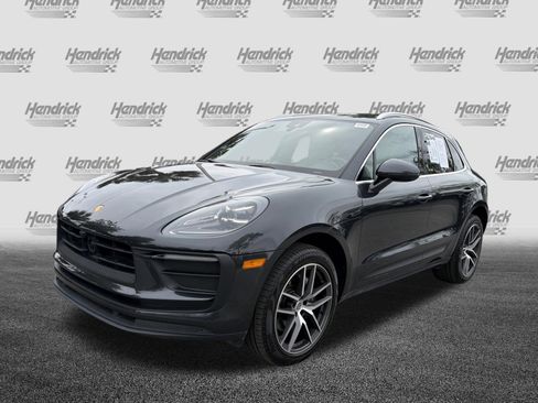 Used 2022 Porsche Macan AWD/4WD image 5