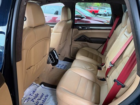 Used 2016 Porsche Cayenne GTS image 24