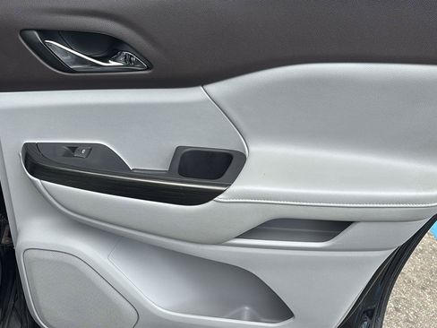 Certified 2020 GMC Acadia SLT FWD image 23