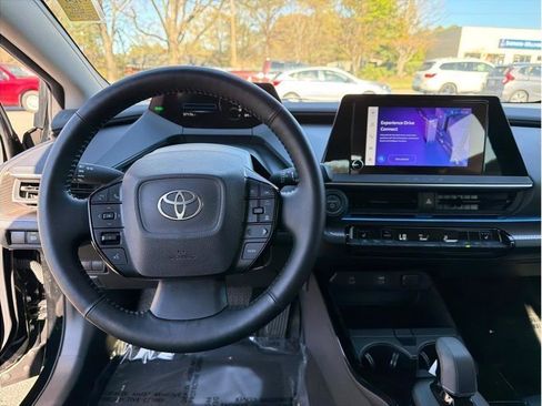Used 2024 Toyota Prius XLE image 13
