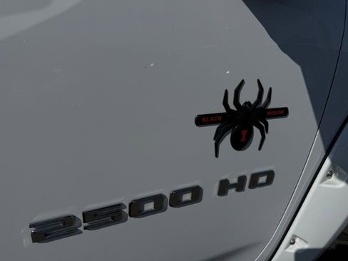 Used 2020 Chevrolet Silverado 2500 LTZ w/ LTZ Premium Package image 9