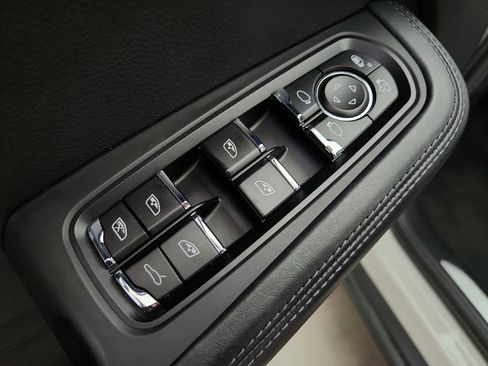 Used 2021 Porsche Macan S w/ Premium Package Plus AWD/4WD image 22