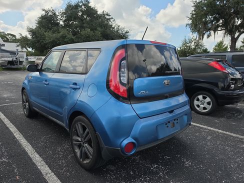 Used 2015 Kia Soul + w/ Audio Package FWD image 6