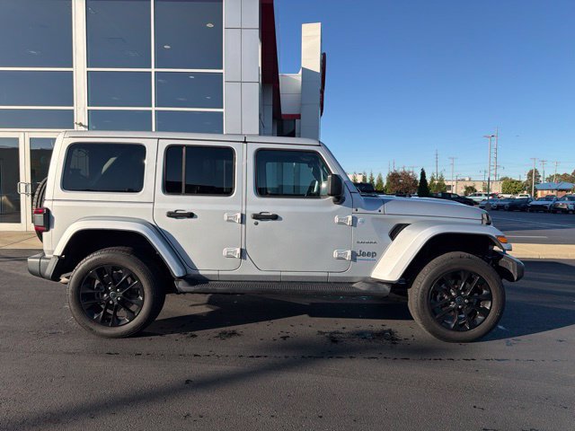 Used 2024 Jeep Wrangler Unlimited Sahara AWD/4WD image 8