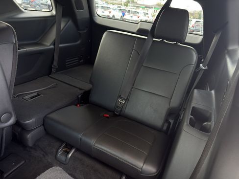 Used 2023 Chevrolet Traverse Premier image 51