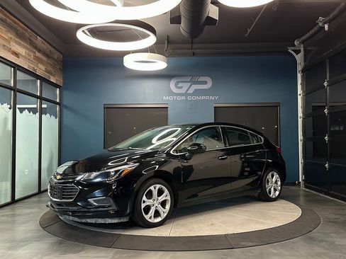 Used 2017 Chevrolet Cruze Premier image 7