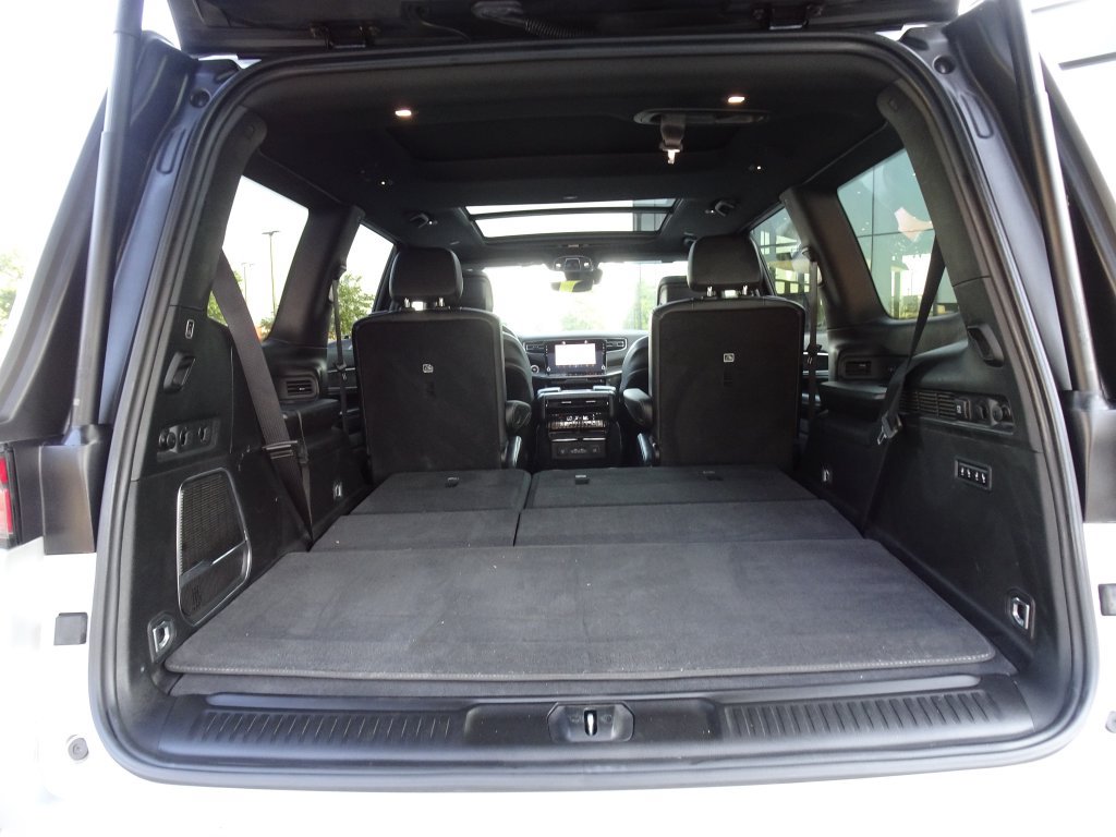 Used 2023 Jeep Wagoneer Series III w/ Premium Group I AWD/4WD image 20