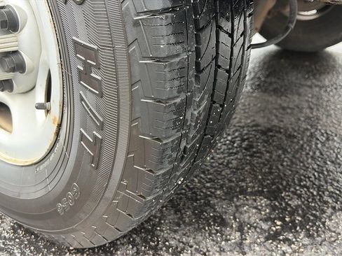 Used 2015 Chevrolet Express 2500 image 15