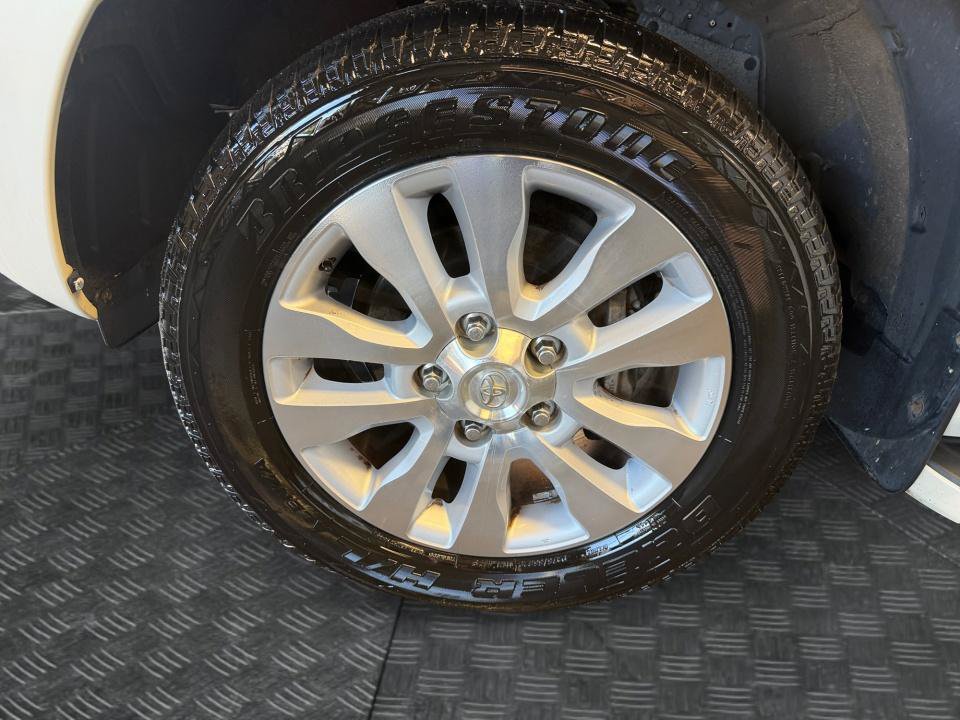 Used 2016 Toyota Sequoia Platinum AWD/4WD image 31