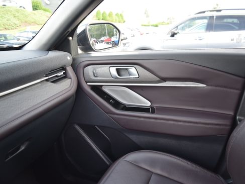 Used 2026 Ford Explorer Platinum AWD/4WD image 17