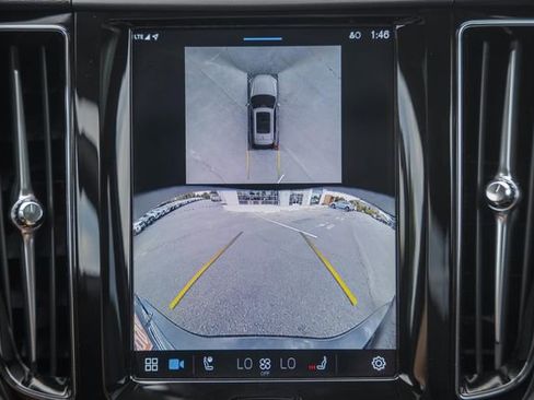 Certified 2025 Volvo XC60 B5 Plus w/ Climate Package AWD/4WD image 41