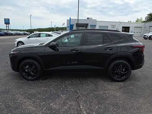New 2026 Chevrolet Trax LT w/ Sunroof Package FWD image 5