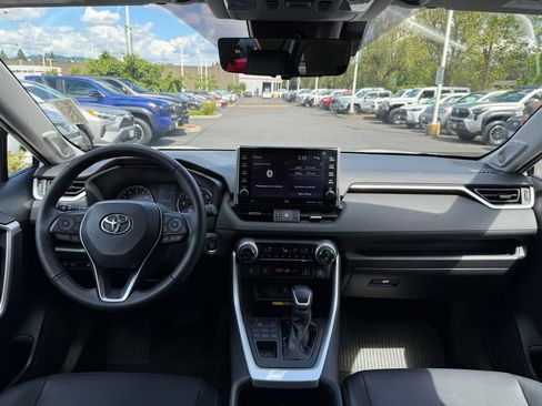 Certified 2022 Toyota RAV4 XLE Premium AWD/4WD image 21