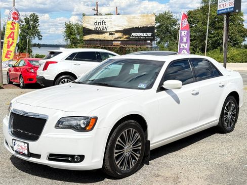 Used 2013 Chrysler 300 S image 8