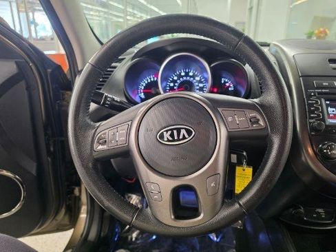 Used 2012 Kia Soul + w/ Audio Pkg FWD image 10