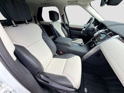 Certified 2025 Land Rover Discovery Dynamic SE AWD/4WD image 14