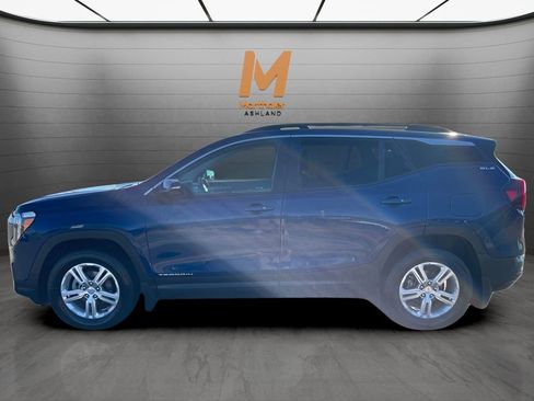 Used 2022 GMC Terrain SLE w/ Driver Convenience Package AWD/4WD image 2