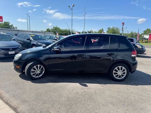 Used 2011 Volkswagen Golf 4-Door image 4