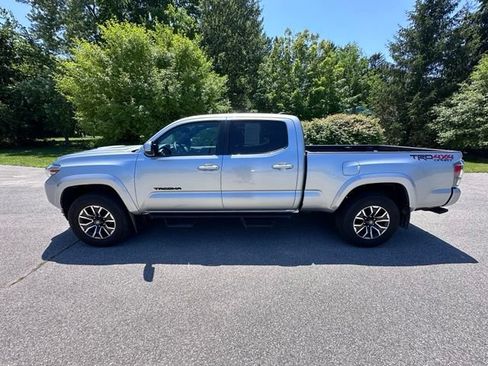 Used 2023 Toyota Tacoma TRD Sport w/ Black Out Package (TMS) AWD/4WD image 6