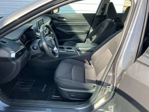 Used 2025 Nissan Altima 2.5 SV FWD image 7