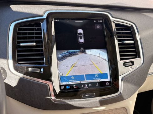 Certified 2023 Volvo XC90 B6 Plus image 31