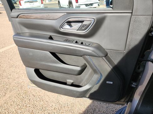 Used 2022 Chevrolet Suburban LT image 13