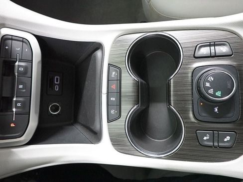 Used 2023 GMC Acadia SLT AWD/4WD image 20