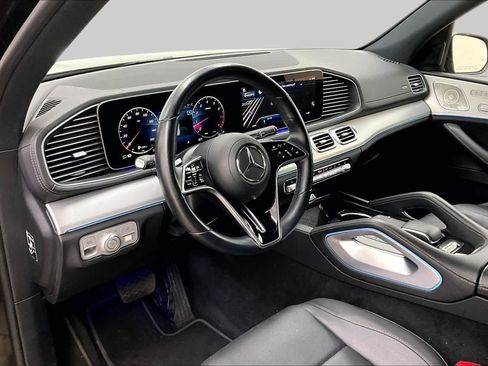 Certified 2025 Mercedes-Benz GLS 450 4MATIC image 17