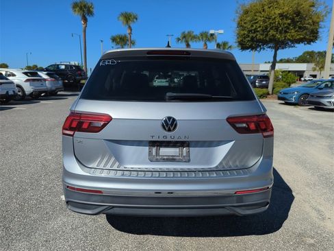 Used 2022 Volkswagen Tiguan SE image 5