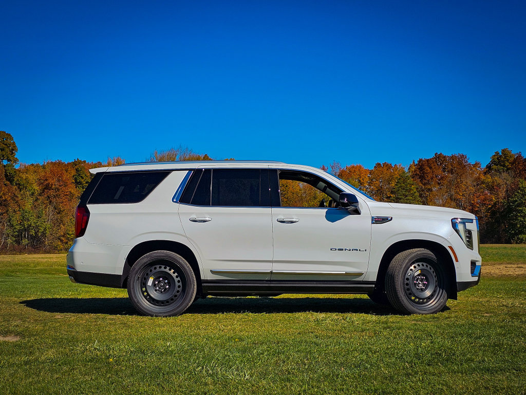New 2027 GMC Yukon Denali w/ Denali Reserve Package AWD/4WD image 2