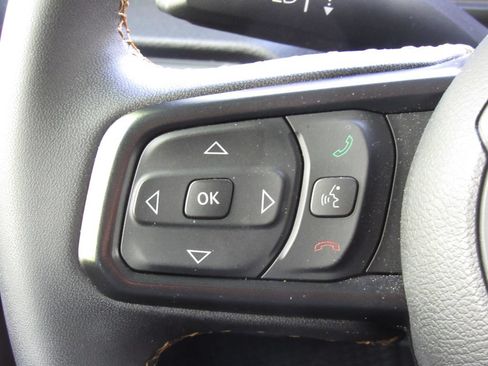 Used 2024 Jeep Wrangler Unlimited Sport AWD/4WD image 24