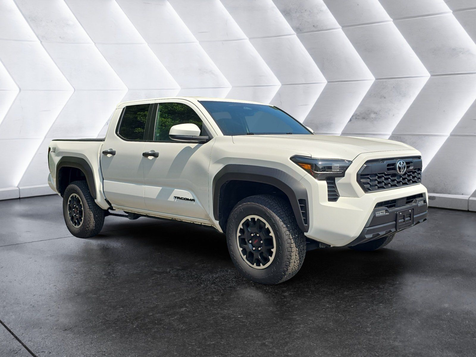 Used 2025 Toyota Tacoma TRD Off-Road AWD/4WD image 7