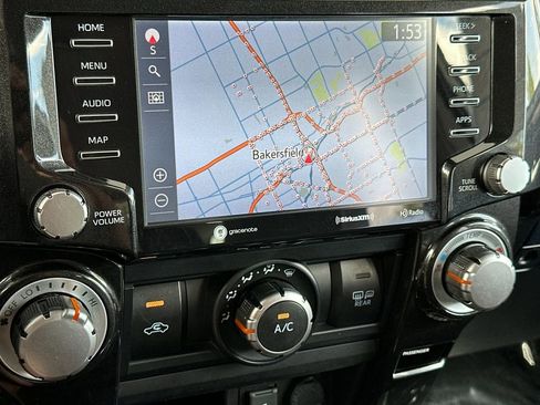 Used 2022 Toyota 4Runner TRD Off-Road Premium AWD/4WD image 18