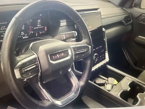 Used 2025 GMC Acadia Elevation FWD image 11
